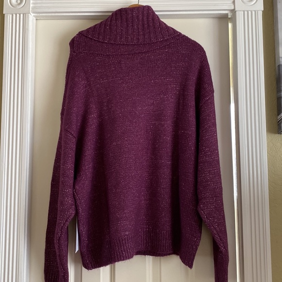 UGG Sweaters - Picture 4 of 6